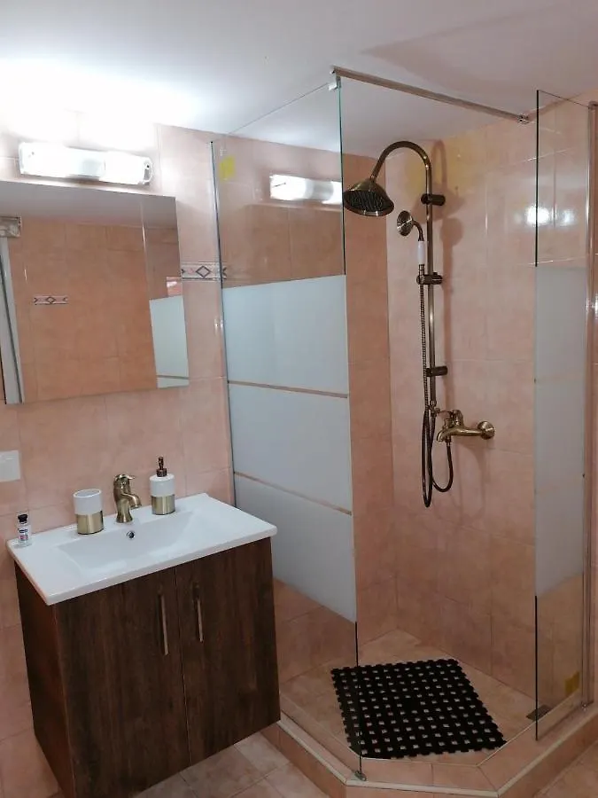 Alexander Private Villa Nea Roda