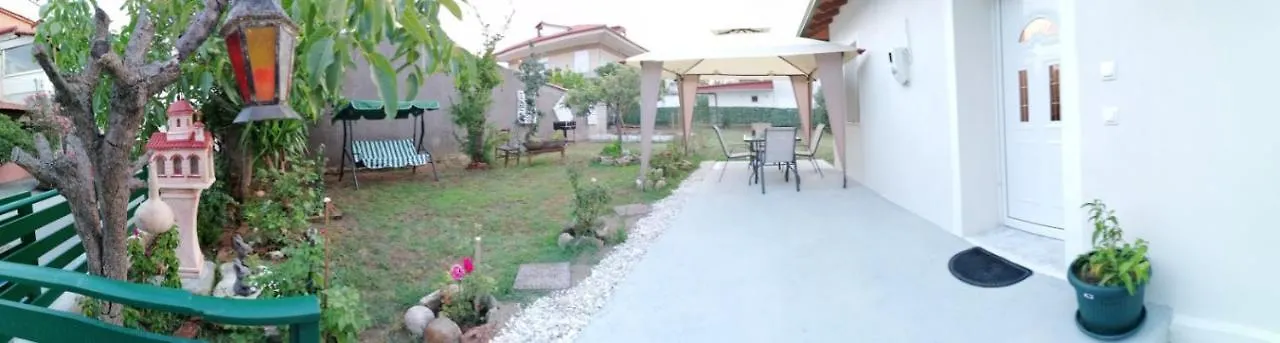 Alexander Private Villa Nea Roda Grecia
